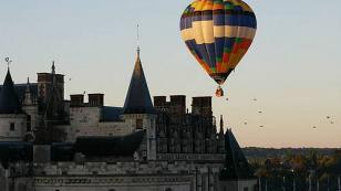 hot air balloon ride over the castle of amboise